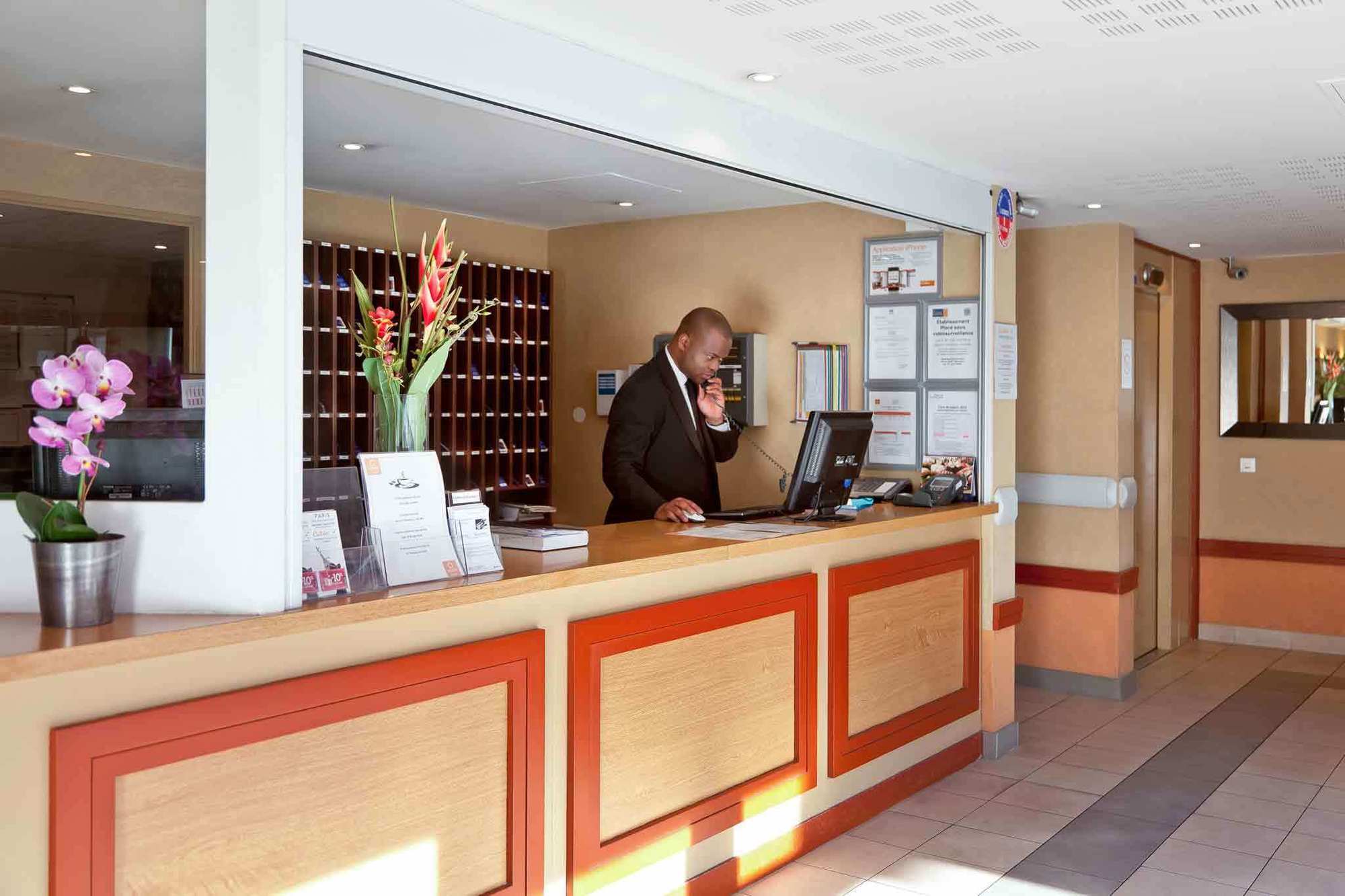 Aparthotel Adagio Access Paris Saint-Denis Pleyel Экстерьер фото