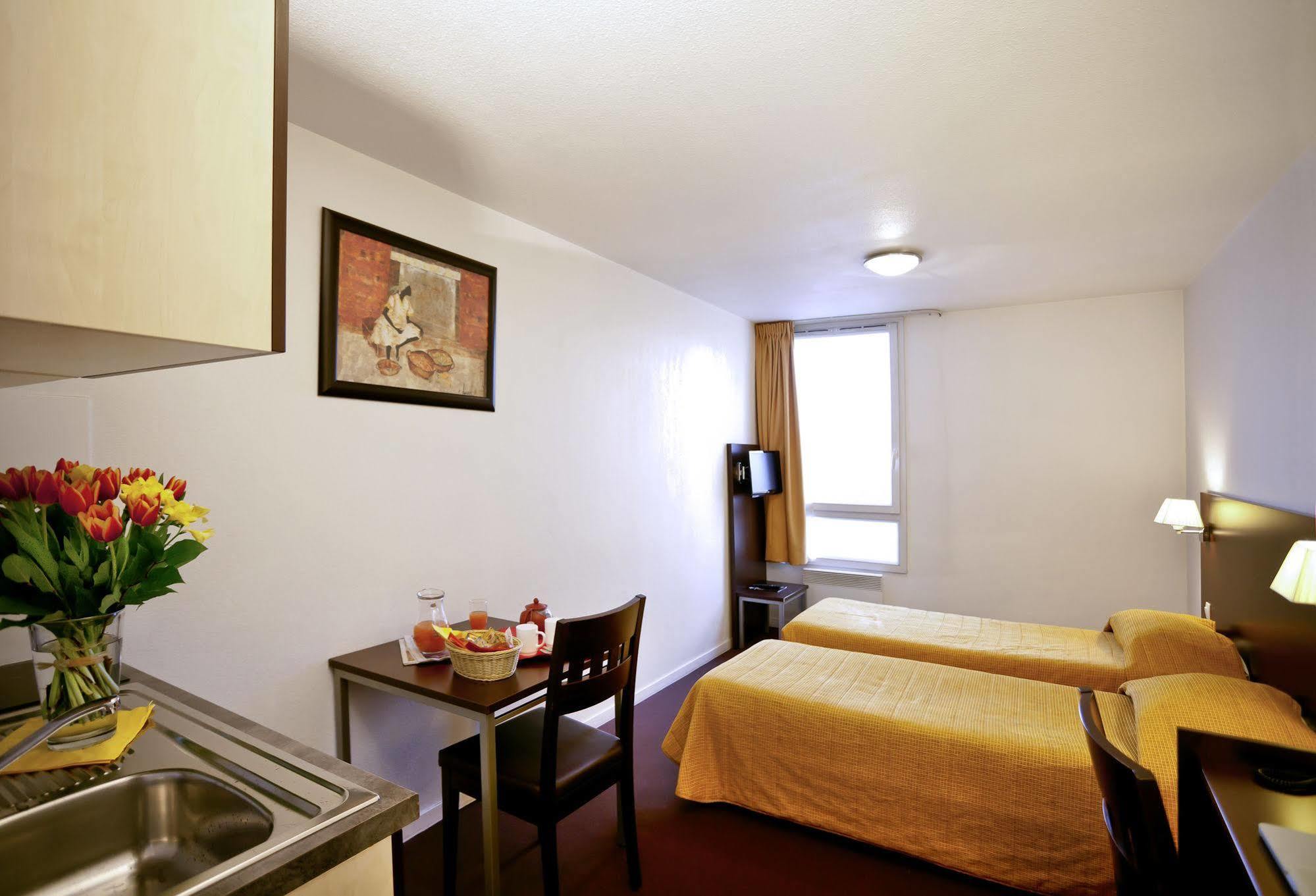 Aparthotel Adagio Access Paris Saint-Denis Pleyel Экстерьер фото